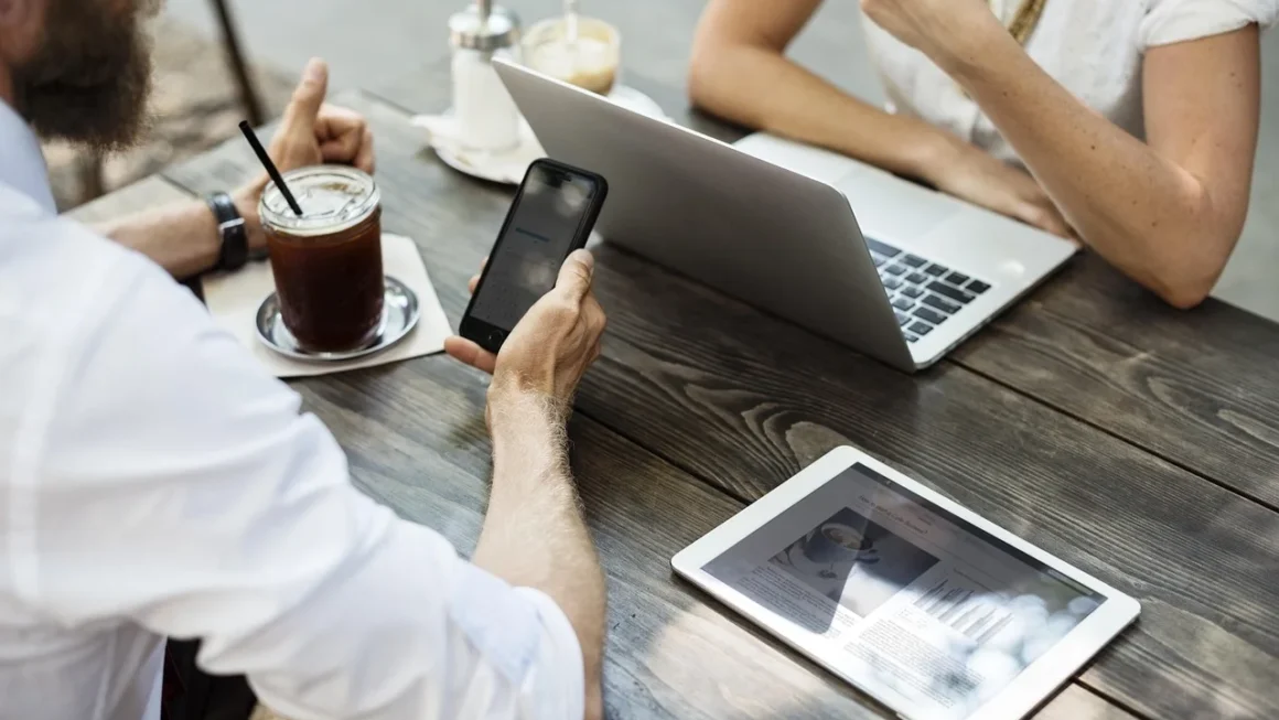 The Ultimate Step-by-Step Beginners Guide to Digital Marketing from Home